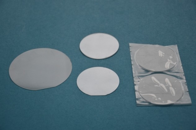 2 " 3" 4 " 6 " Sapphire Wafer Al2O3 Kristal Substrate Optik için iki taraflı cilalı