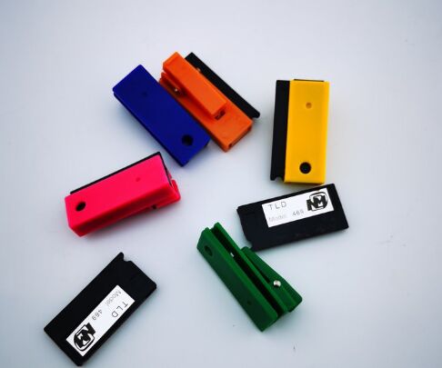 Tıbbi Görüntüleme Güvencesi ve Nükleer Çalışan Güvenliği İzlemesi İçin İdeal Gelişmiş Piezoelektrik Yonga Termolüminesans Dozimetreleri